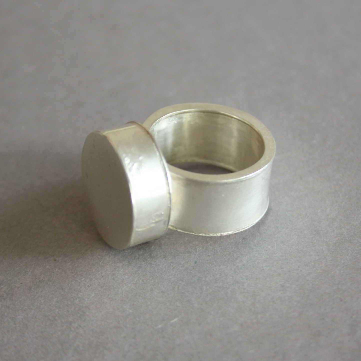 Ring 925-Sterlingsilber hohl montiert Gr.59